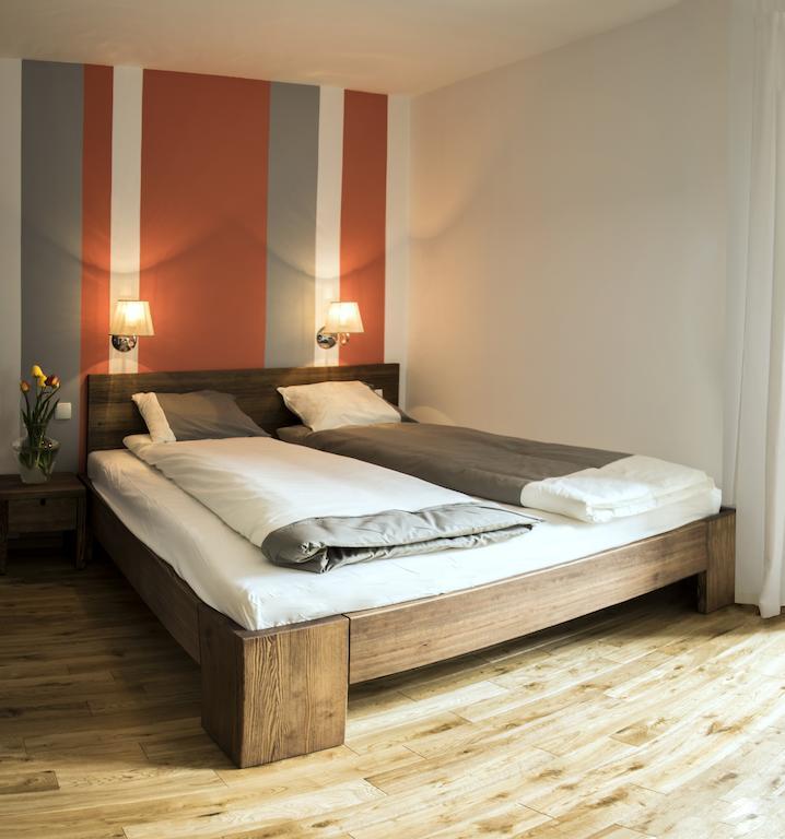 Gosciniec Hetman Bed and Breakfast Mikołajki Rum bild