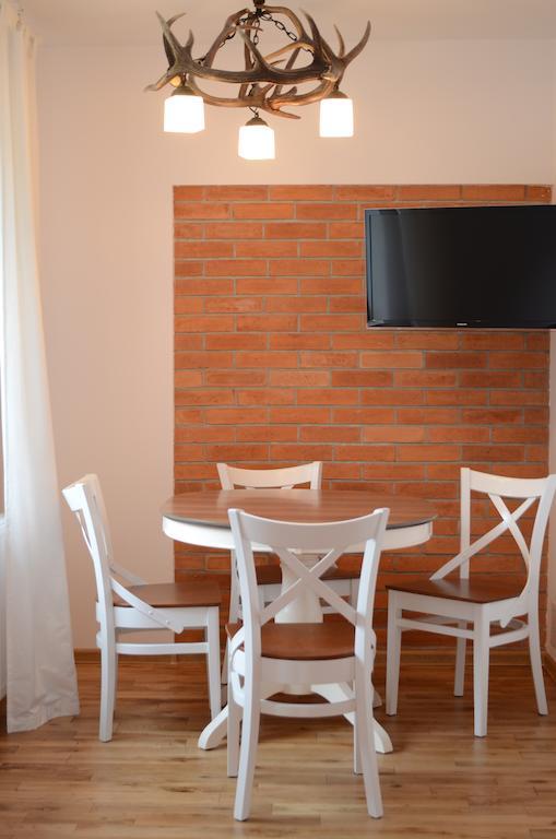 Gosciniec Hetman Bed and Breakfast Mikołajki Rum bild