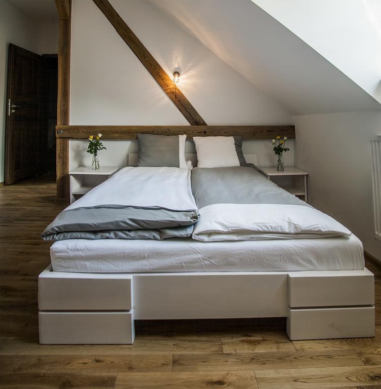 Gosciniec Hetman Bed and Breakfast Mikołajki Rum bild