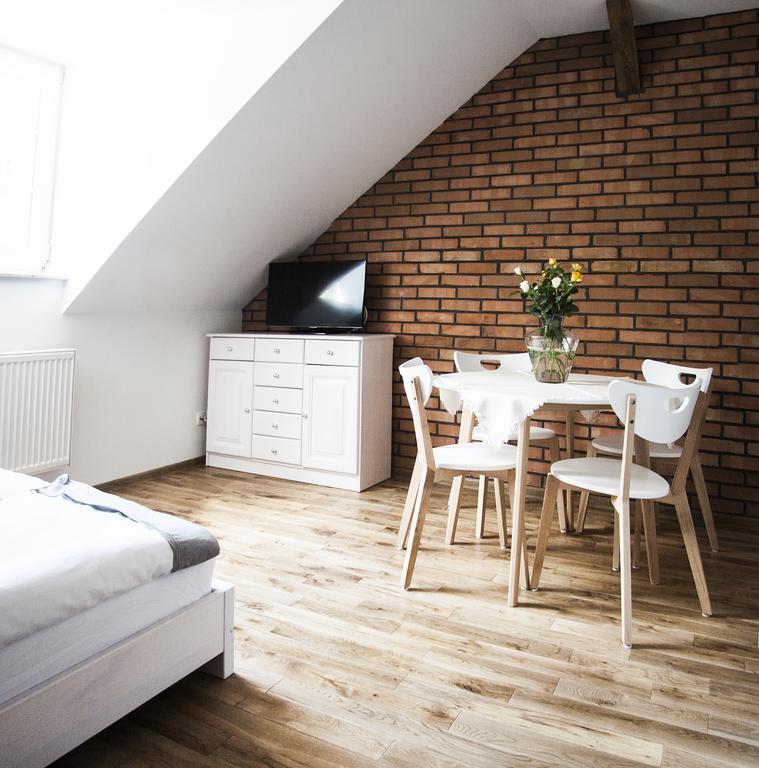 Gosciniec Hetman Bed and Breakfast Mikołajki Rum bild